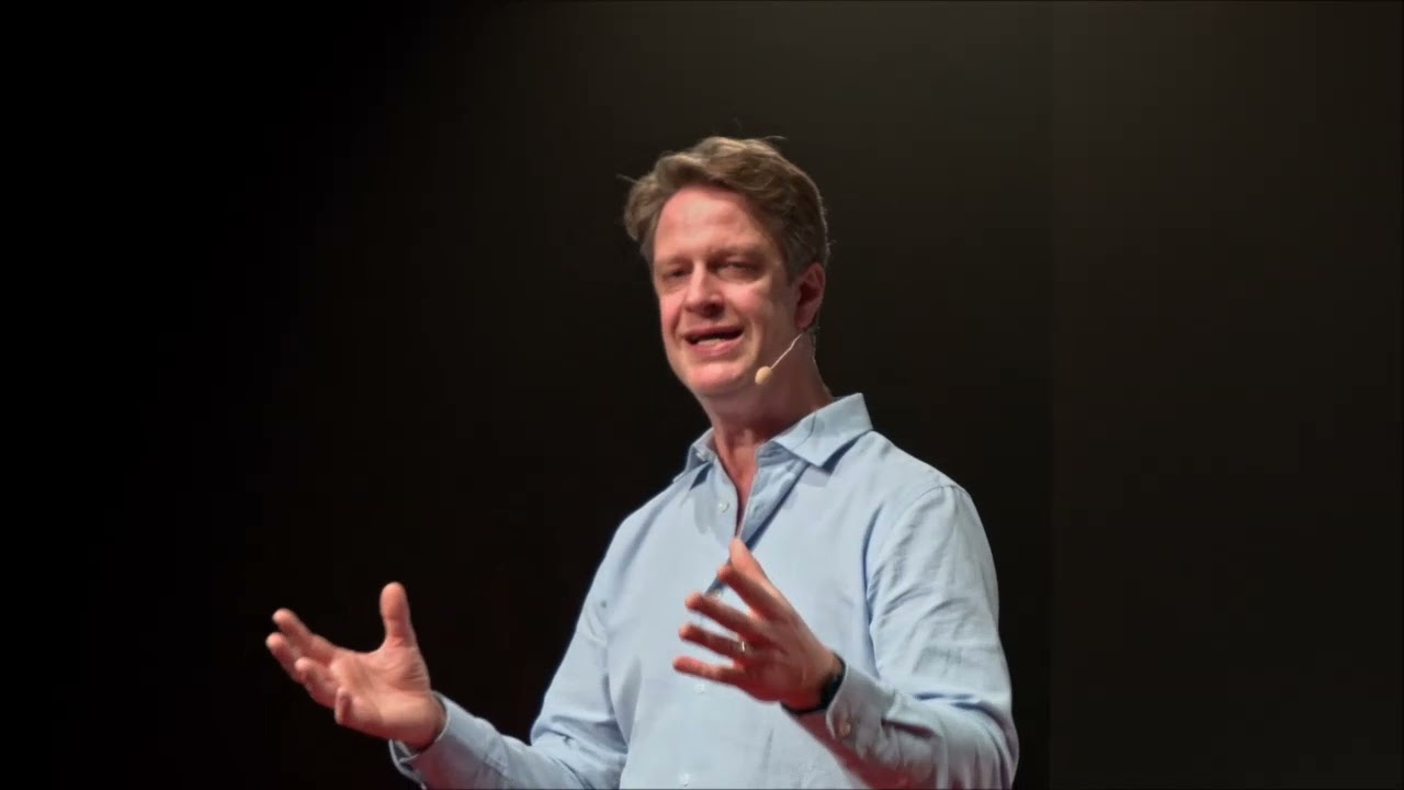 Le journalisme au XXIe siècle : récupérer la confiance des lecteurs | Lane GREENE | TEDxBelfort