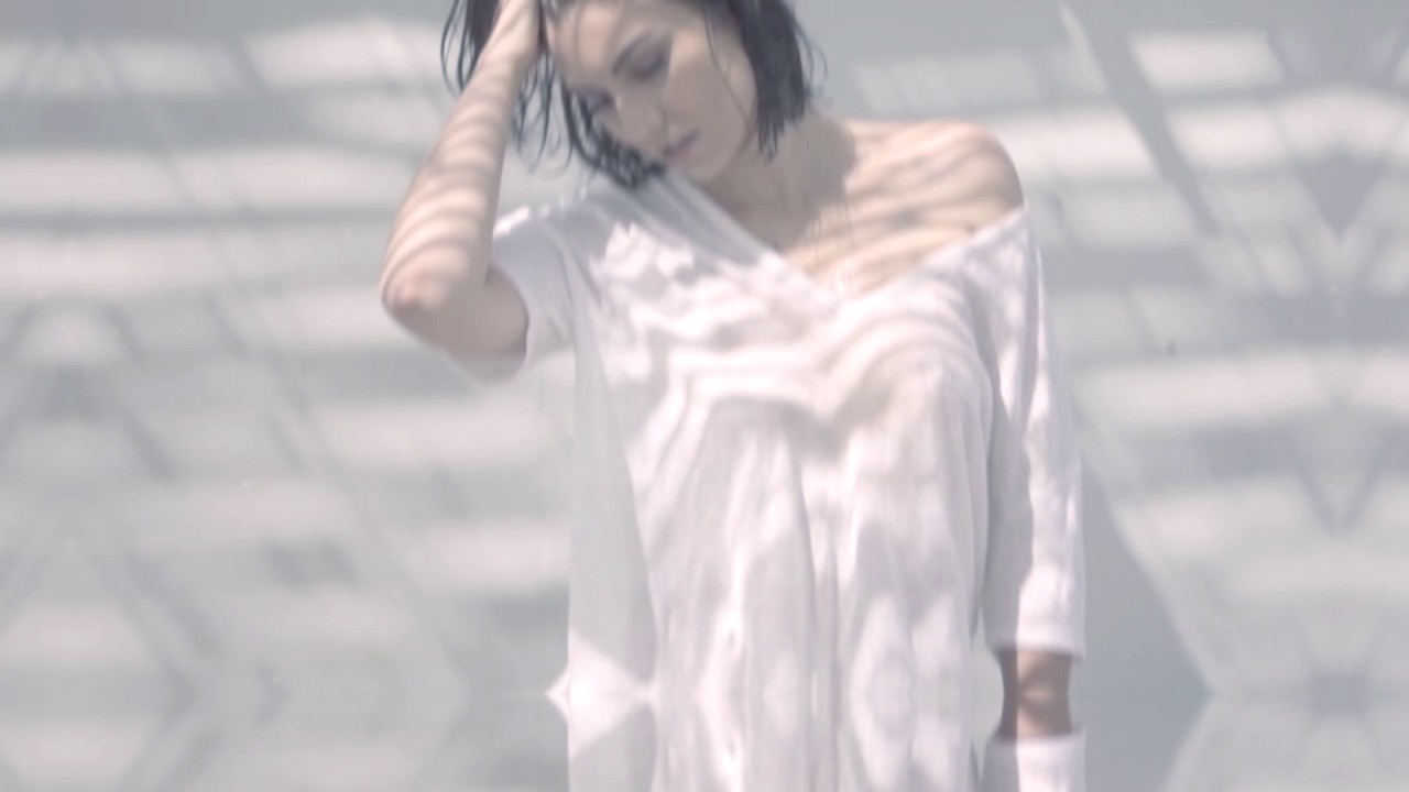 Doubt||Lauren Cohan/Maggie Rhee