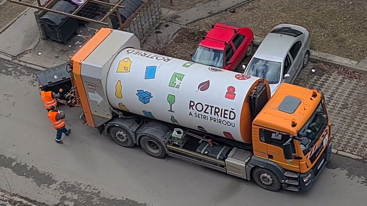 Olie's smetiari , MAN Garbage Truck