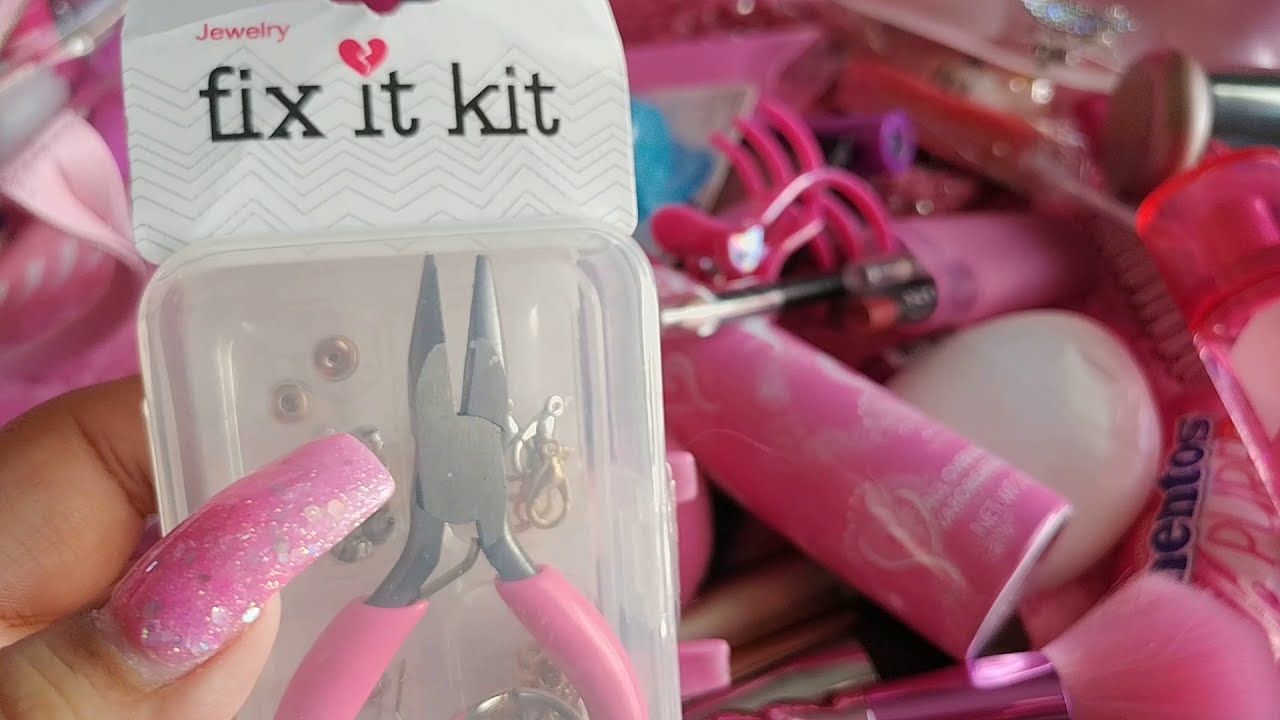 What's in My Clear Makeup Bag? 😉💞🍭🍭🍭🎀💄