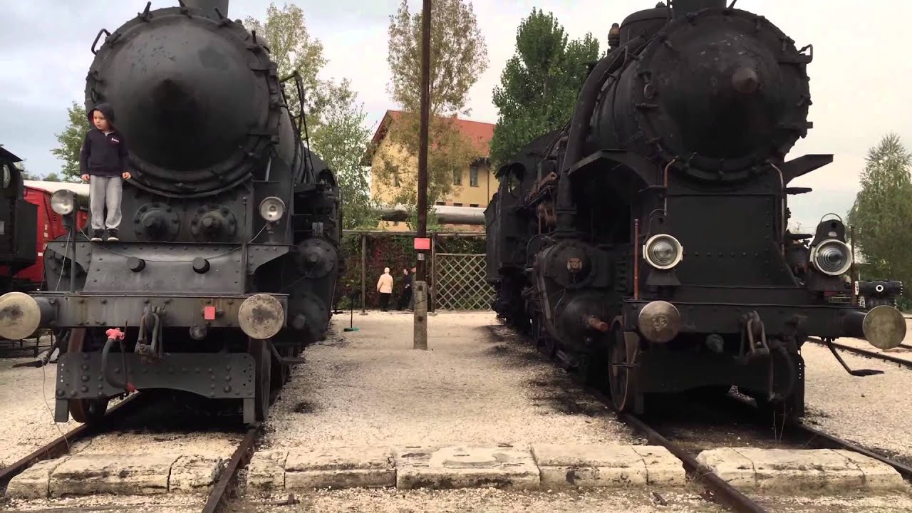 Walk around locomotives at Hungarian Railway Museum - HD 4K
