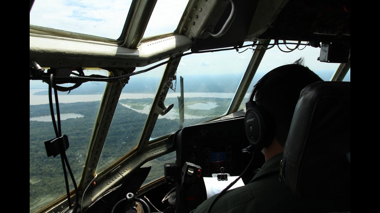 C-130 Hercules FAB - Visão da cabine, voo de Eirunepé a Tabatinga -