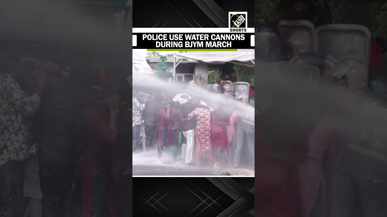 Kerala Police use water cannons to stop BJYM march supporting PSC rank-holders' protest.