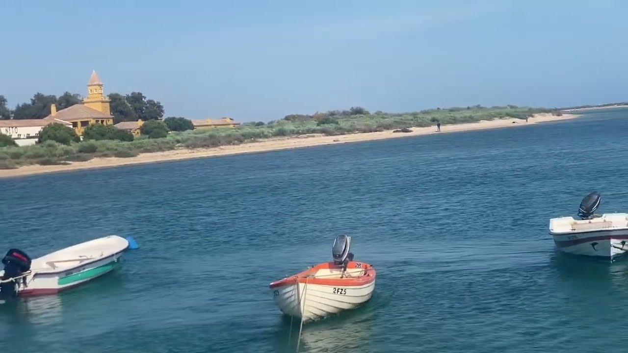 Op de fiets bij een haven in Tavira Portugal