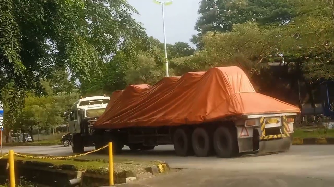 Truck Trailer Truck Container kawasan Industri Pulogadung