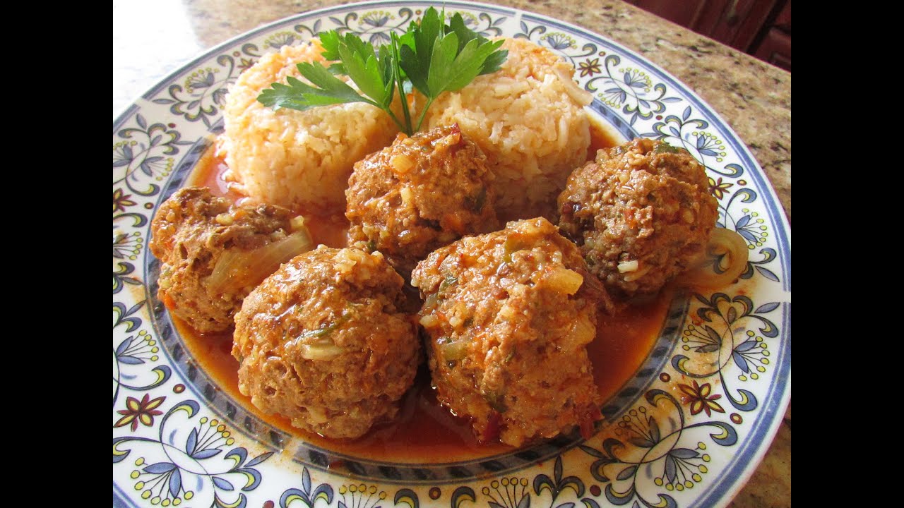 Albondigas En  Chile  Chipotle   ( Meatballs  In Chipotle Sauce )
