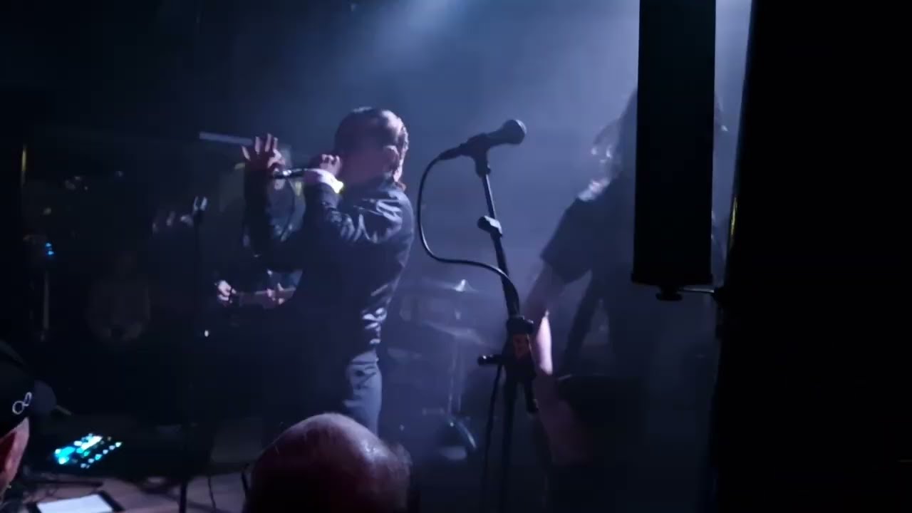 JEHNNY BETH -broken rib at bitterzoet amsterdam