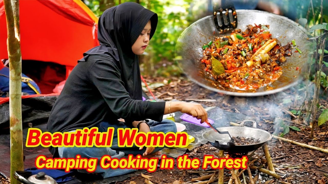 Solo Camping || Wanita Cantik Memasak di Hutan@MutiaCamping 