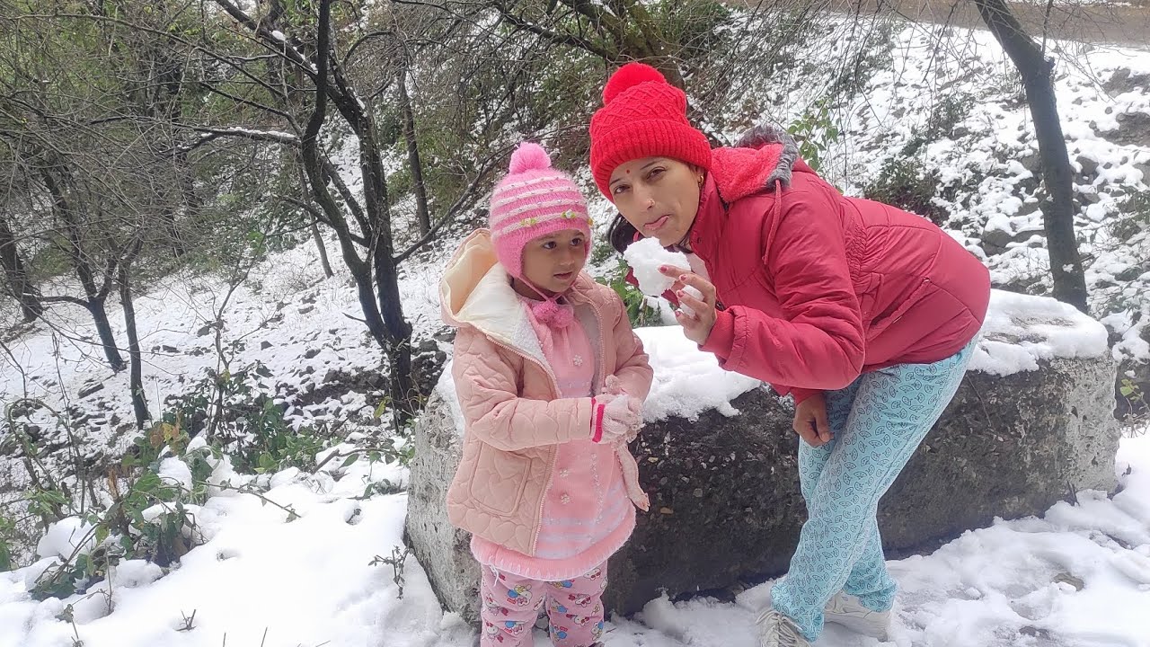 Aaj hum सभी ने बर्फ Mein Khoob maje Karay