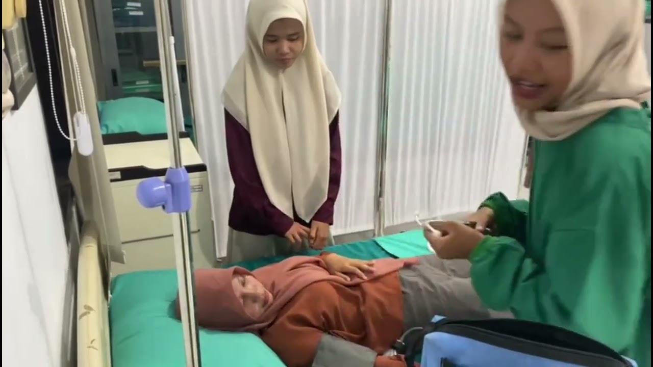 KOMUNIKASI TERAPEUTIK PADA BAYI DAN ANAK (Hipertermi Pada Anak Usia 4 Tahun)