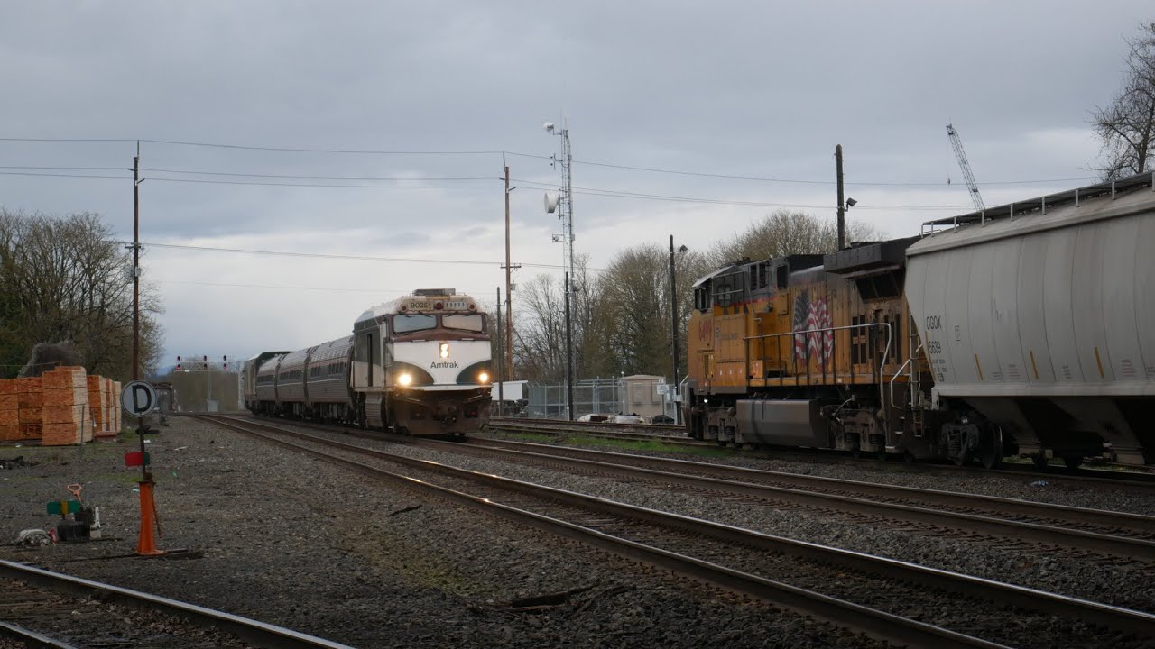 Amtrak cascades 90251 in  St. John’s  in Portland OR