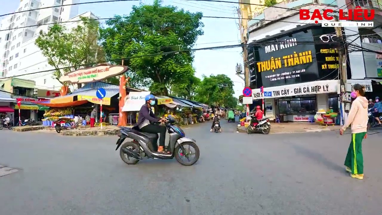 Đường phố thành phố Bạc Liêu những ngày cuối năm Giáp Thìn 2024