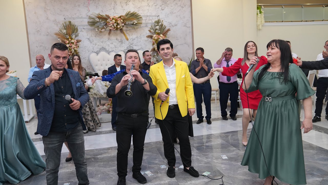 VALLJA E BUKUR E HALLOS SUPER KOLAZH LIVE NGA FERDI & ALEKSANDER MJESHTRI KOZETA SH KASTRIOT B TORI