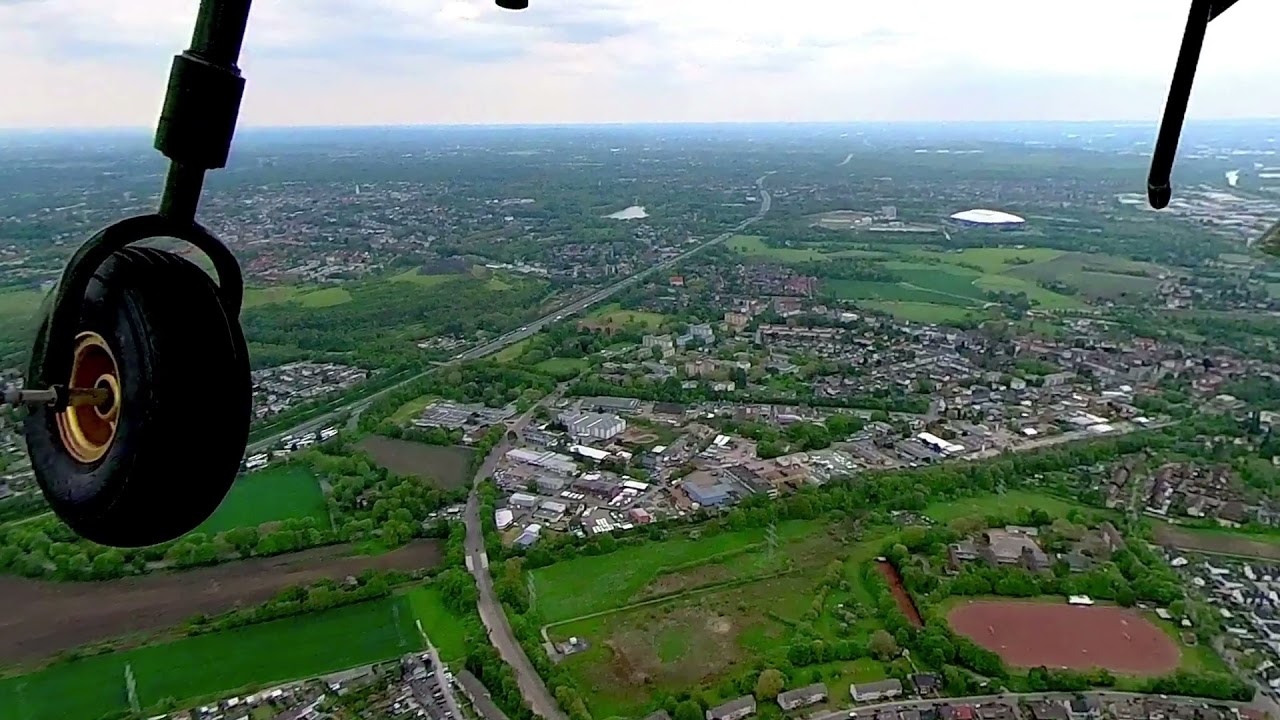 Ein Flug über GE-Buer, Schloss Berge, das Schalker Stadion, GE-Beckhausen