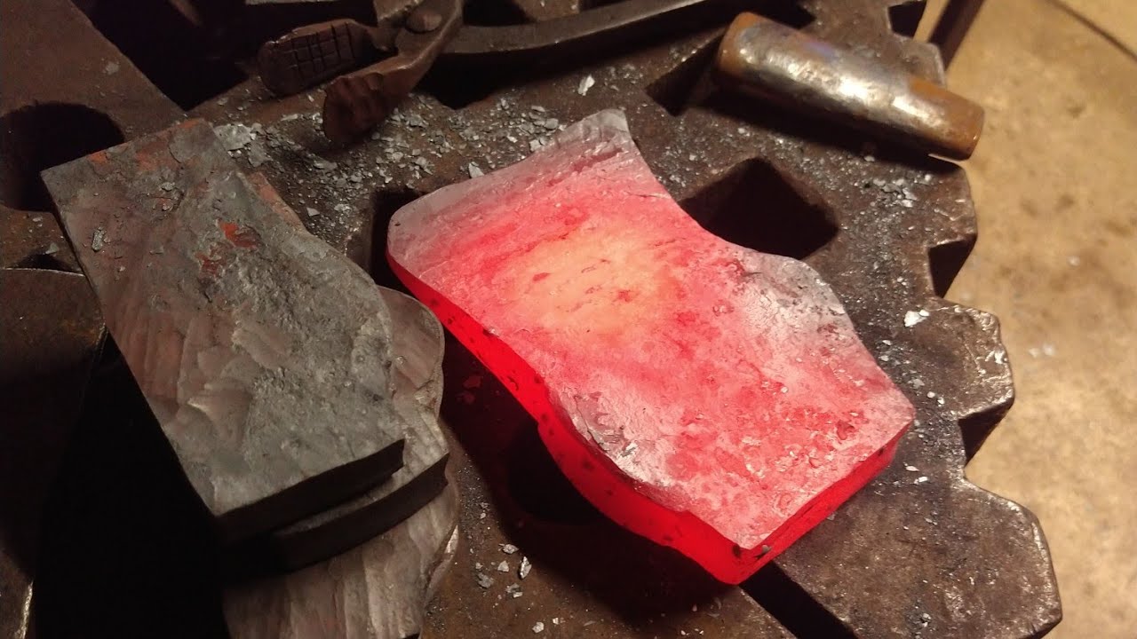 Forging a splitting axe!