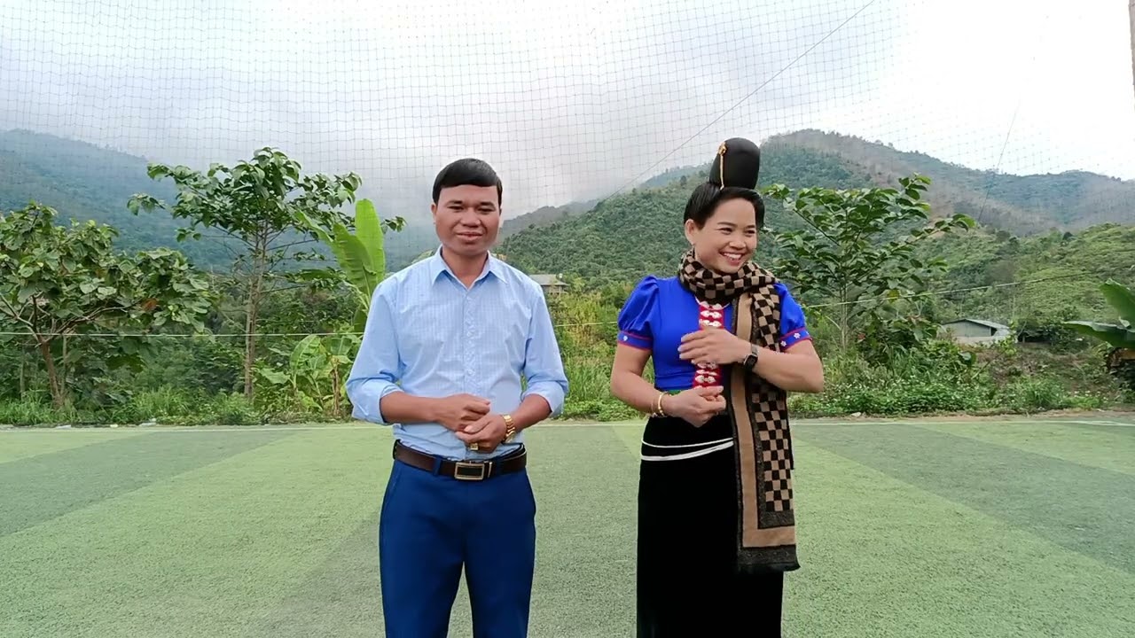 Chị sinh giọng hát ngọt ngào lày ý nghĩa tình cảm hát hay chúc các bạn cùng nghe vui vẻ nhé 