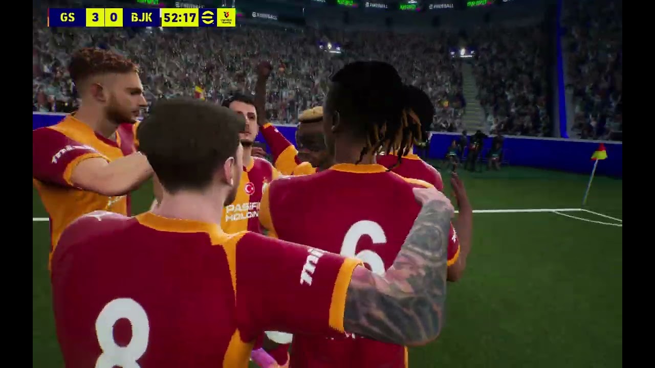 E fotbol oynuyorum