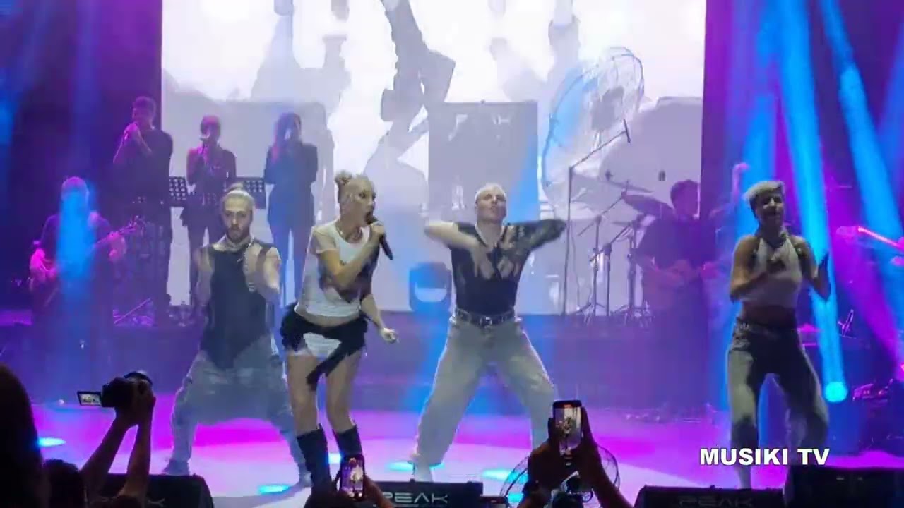 HANDE YENER - Bakıcaz Artık (Konser/Canlı) @Aktüel Açık Hava