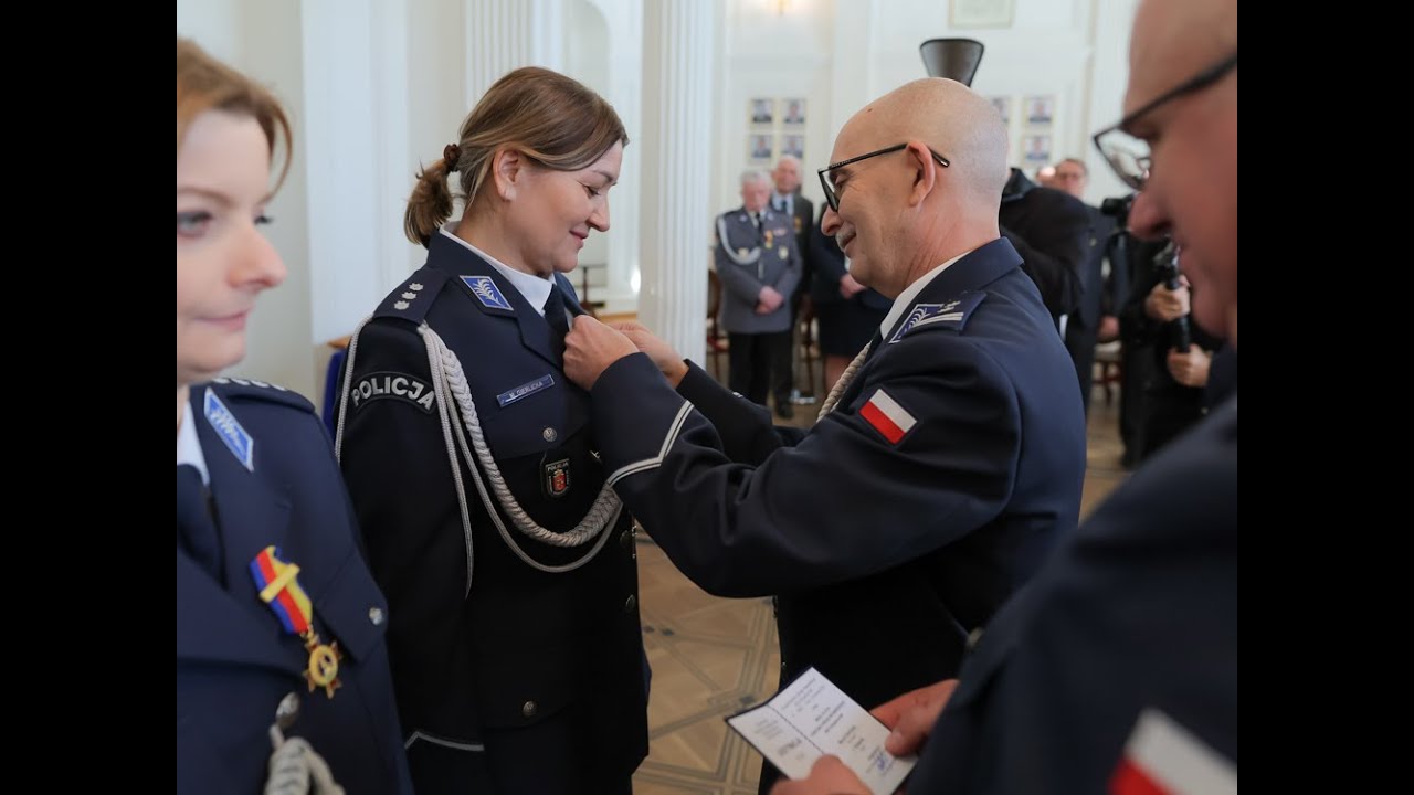 MEDALE I WYRÓŻNIENIA Z OKAZJI JUBILEUSZU 35-LECIA NSZZ POLICJANTÓW