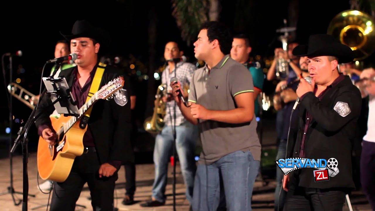 Los Hijos De Sinaloa Ft. Banda Renovacion - Con Porte Y Estilo (En Vivo 2015)