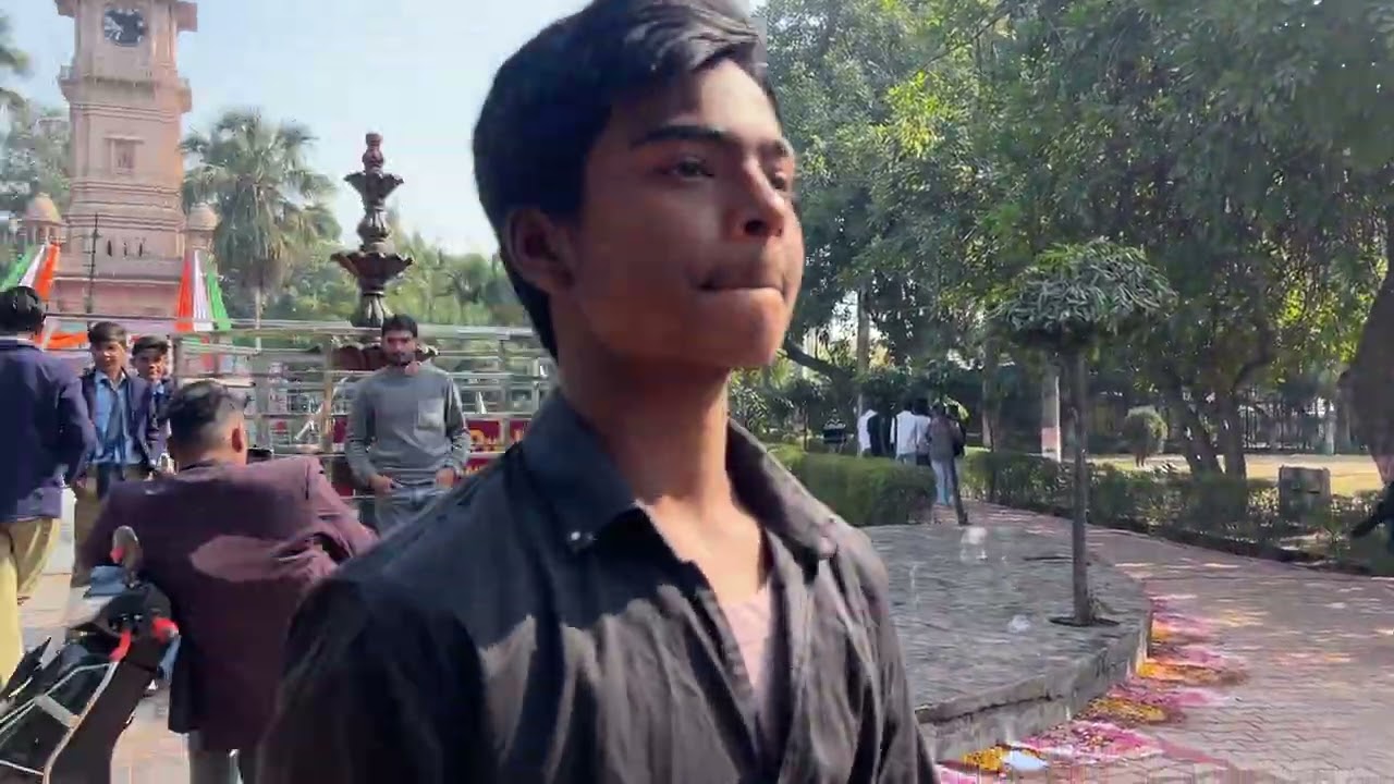 Kala Aam or malka park Bulandshahr me pr black mango 🥭 kha pr hai dakh lo 🙄👈🏻