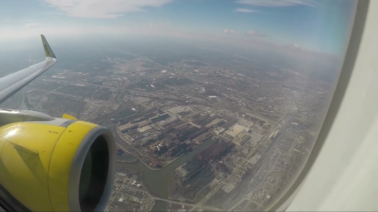 Cold and Icy Approach into DTW on a Spirit A320