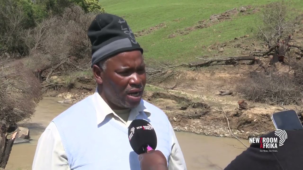 Cofimvaba residents build their own bridge