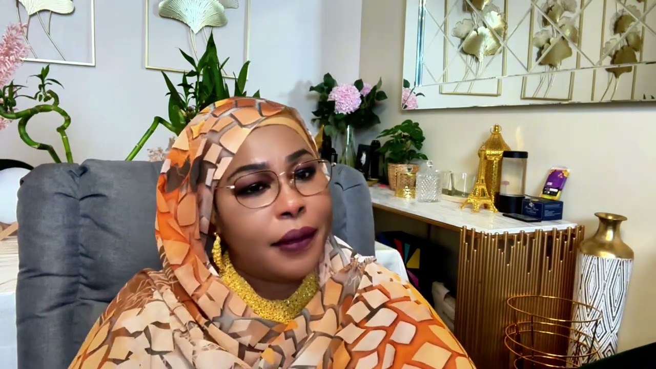 زميلة شغل ترسل لي صور مغريه