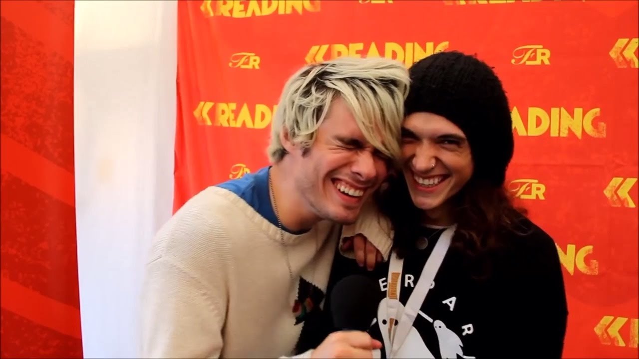 Awsten knight laughing for a minute