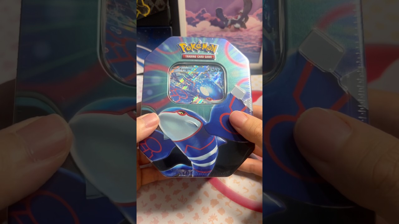 Opening the new Azure Legends tin