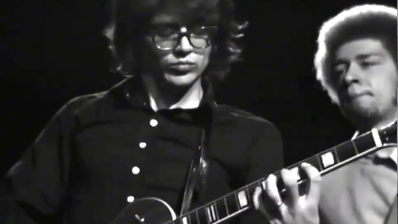LARRY CORYELL & THE ELEVENTH HOUSE -''The Funky Waltz''Live in Novergian TV 1975