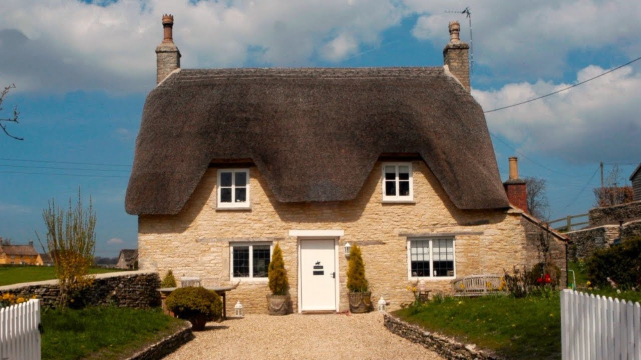 Little Badminton, Cotswolds, English Village  Walking Tour