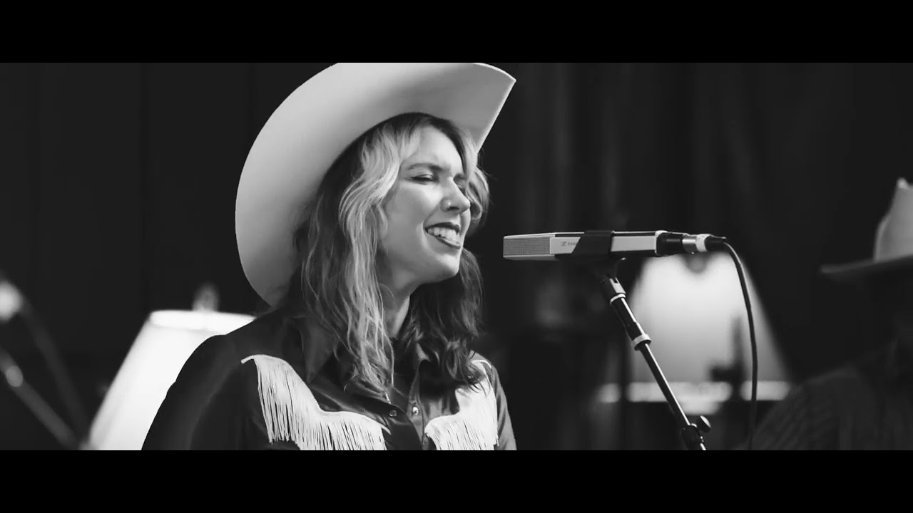 Hesitation Blues / Live at the Studio Nashville / Sweet Megg