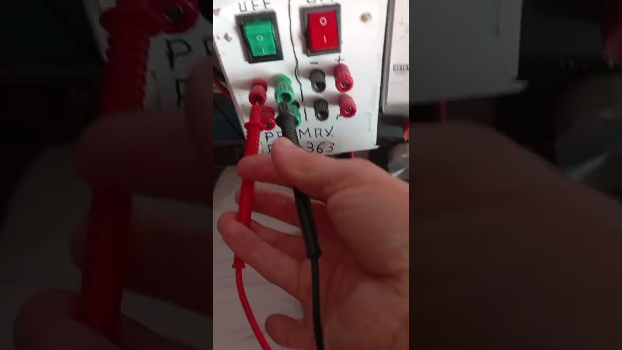 Bornas de Alimentación con interruptor por EB4AYB