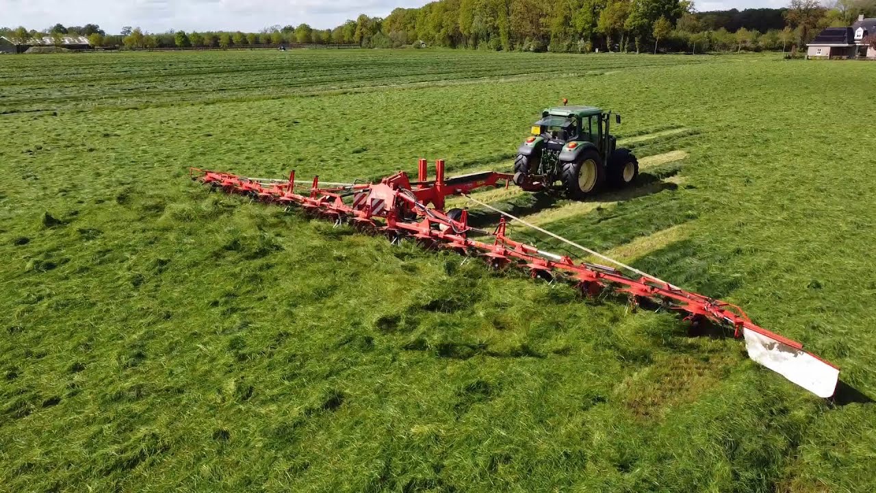 John Deere making silage