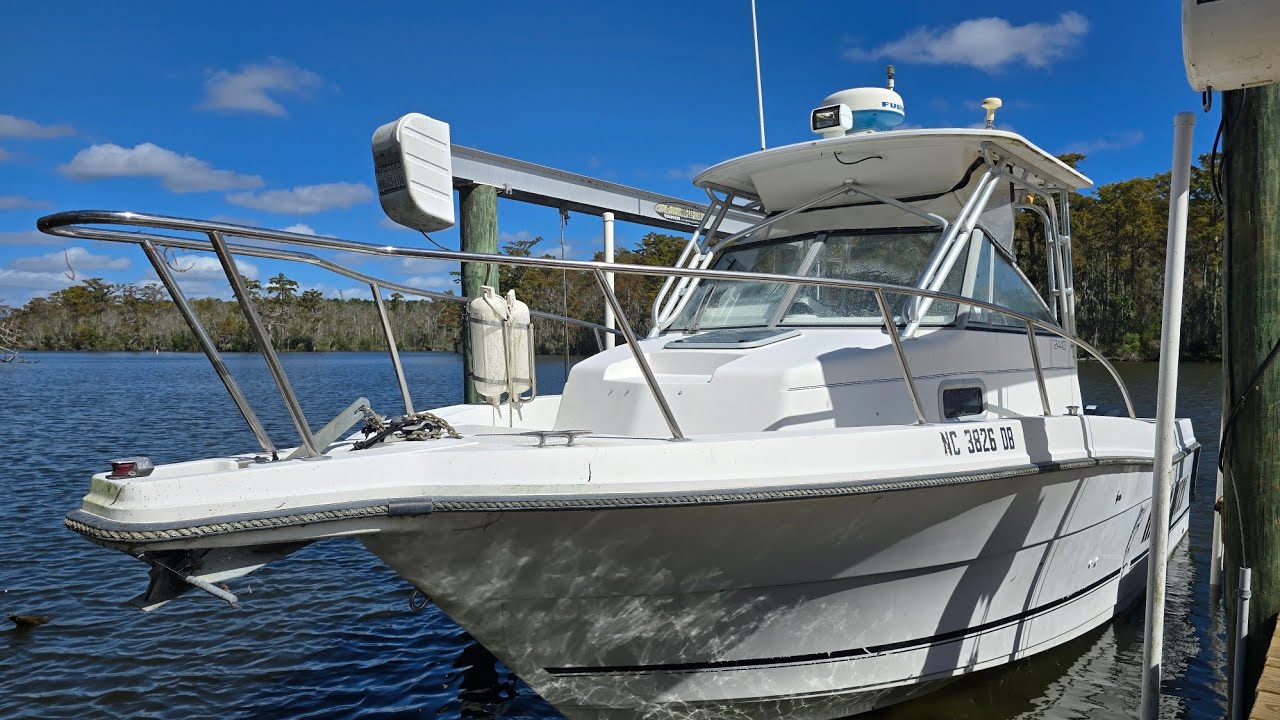 1993 Robalo 2440 @soundboatbrokers