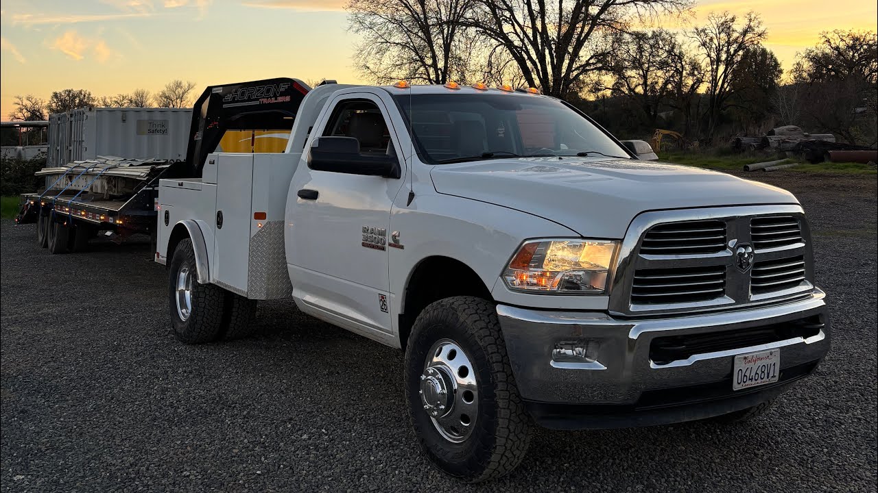 Horizon 28 Foot Gooseneck. Compliments The Single Cab Nicely. 