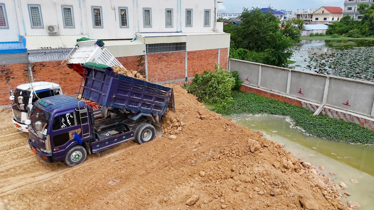 Update Project! Landfill up Processing Use Bulldozer KOMATSU with Dump Truck 5ton Unloading Soil