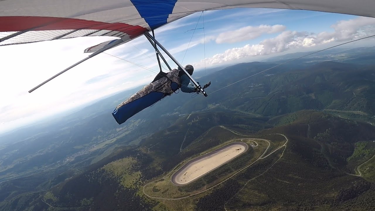 🇨🇿 Hanggliding above a Hydro Power Plant , Czech Republic