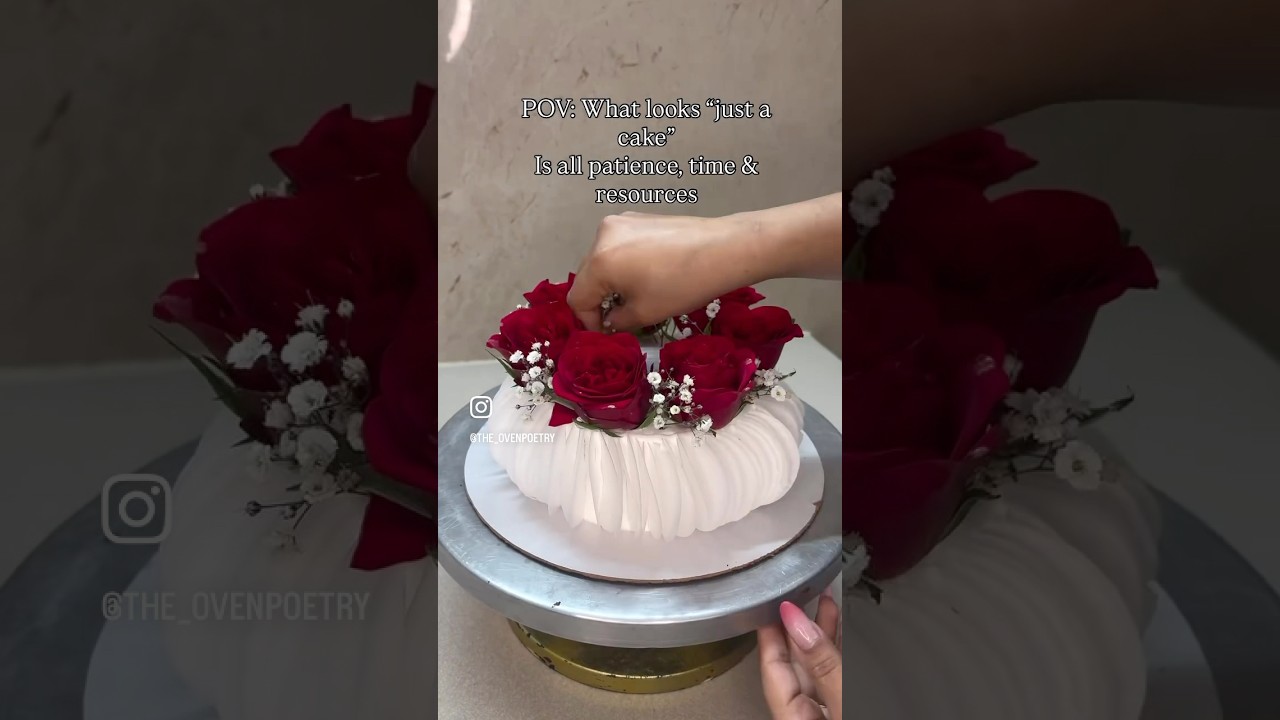 Chalo aaj banate hai ye beautiful sa wafer paper cake 