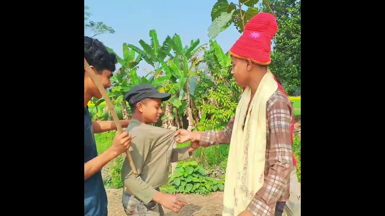 এলাকার দুই চোর 😅/#এইটা আমাদের জীবনের প্রথম ভিডিও সবাই কমেন্ট করে জানাবেন কেমন হয়েছে #fanivideo# 