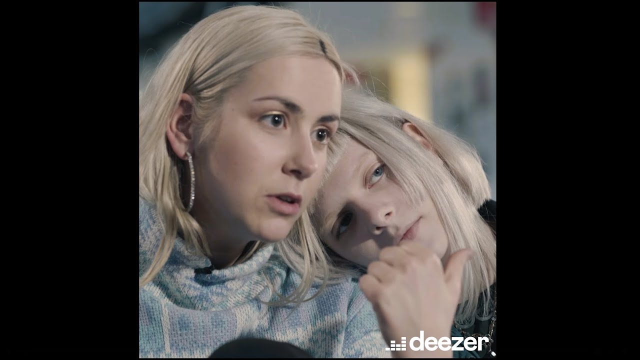 Aurora Aksnes and Iris really likes Cotton Eye Joe!