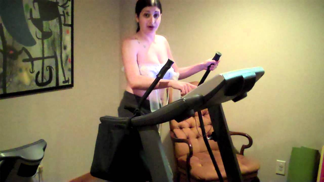Pumping while working out (breastfeeding tutorial)