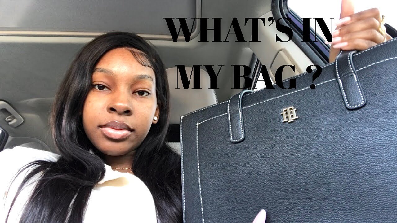 WHATS IN MY SCHOOL BAG ? | COLLEGE EDITION