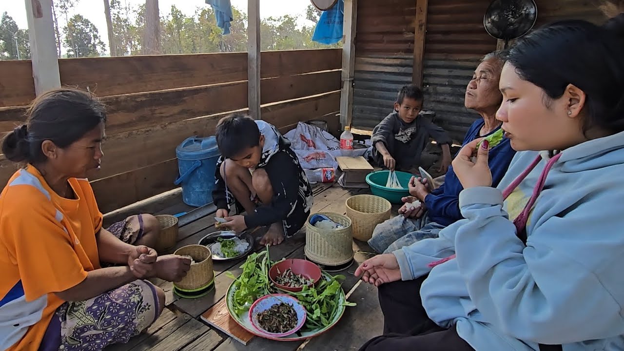 #ชุมแชวกินข้าวอยู่เถียงนาเอาข้าวปุ้นมาสู่ยายแปกินตาเงี่ยงมาพอดียายแปเว้าหยังแน่ในคริปนี้