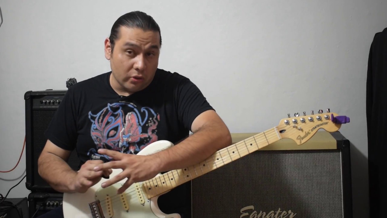 Fender Stratocaster Deluxe Roadhouse - Prueba en español 1/2