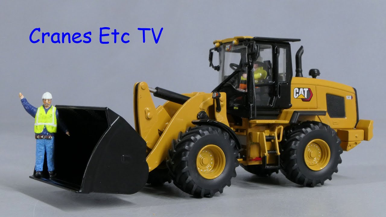 Модель колесного погрузчика Caterpillar 938 от Cranes Etc TV от Diecast Masters