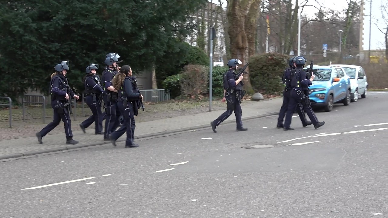 Exklusiv: Amokalarm in Agentur für Arbeit in Bonn am 09.02.26 + O-Ton