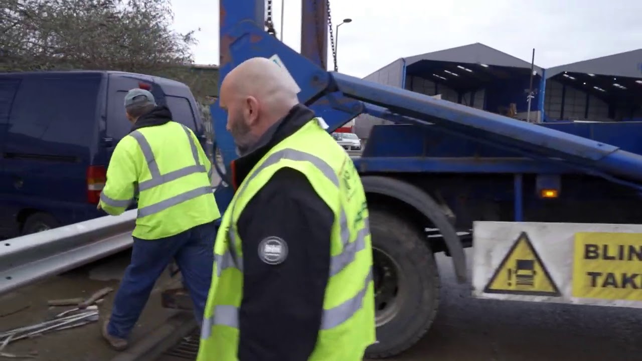 Sąsiadom przeszkadzał ten samochód i musieli go przenieść! [Brudna robota - czysty zysk]