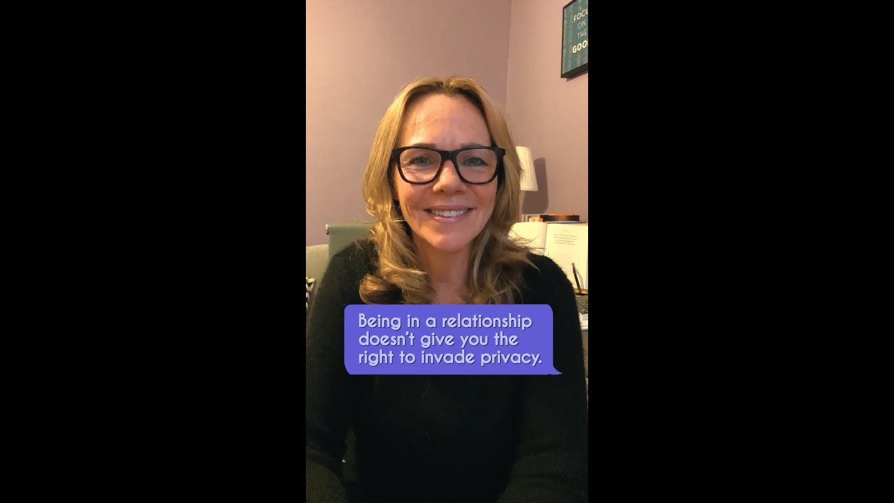 Is it OK to SNOOP Through Your Lover's Phone? Relationship Advice on Jealousy, Insecurity, & Trust